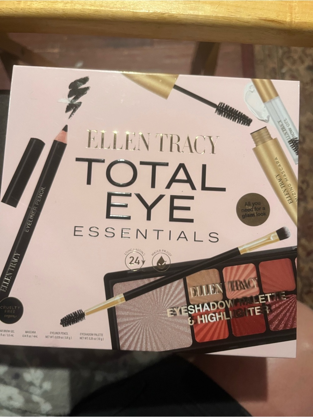 Ellen Tracy Eye Essentials Palette - Pink & Warm Red-Brown Shades